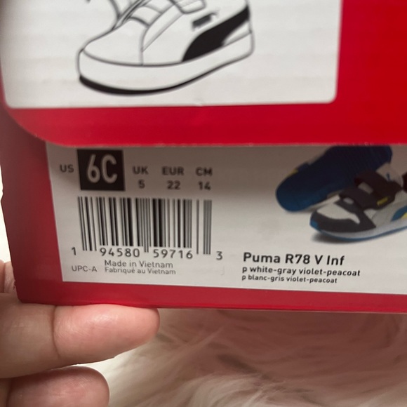 Shoes - Picture 4 of 7